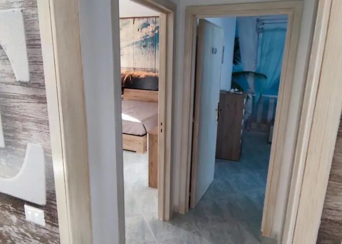 Emily House דירה
